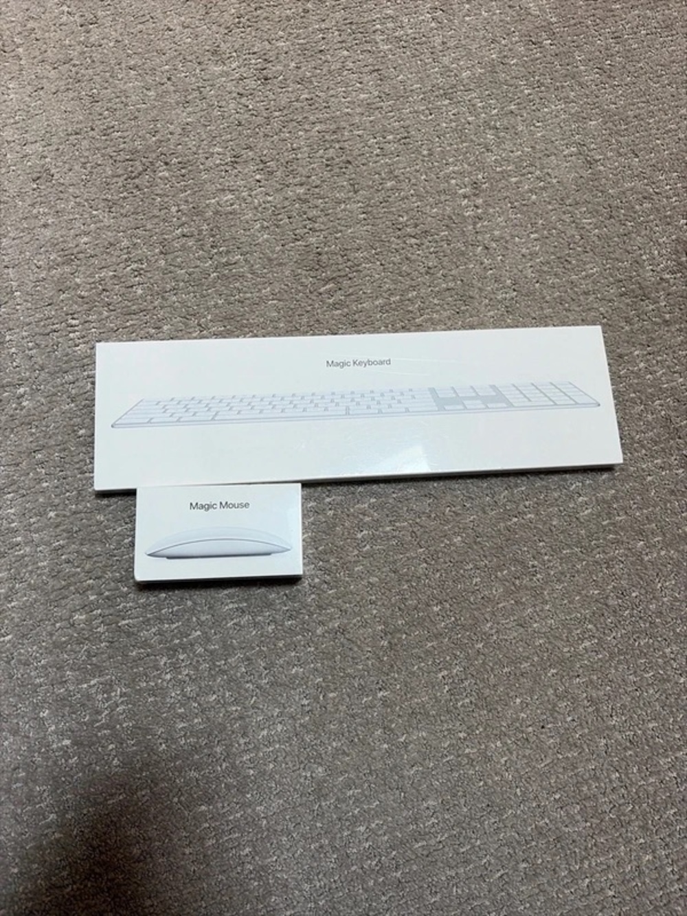 Apple Magic Keyboard with Numeric Keypad Magic Mouse - White